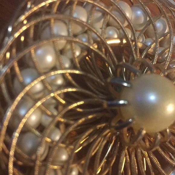 Faux Pearl Brooches - Picture 3 of 8